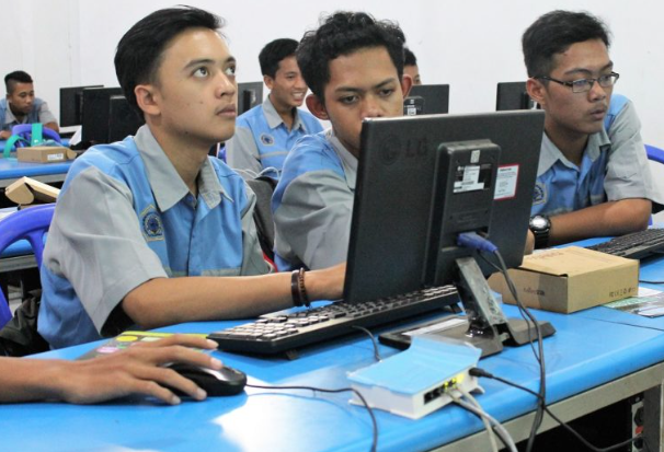 Komputer dan Keamanan Siber: Tantangan di Era Digital